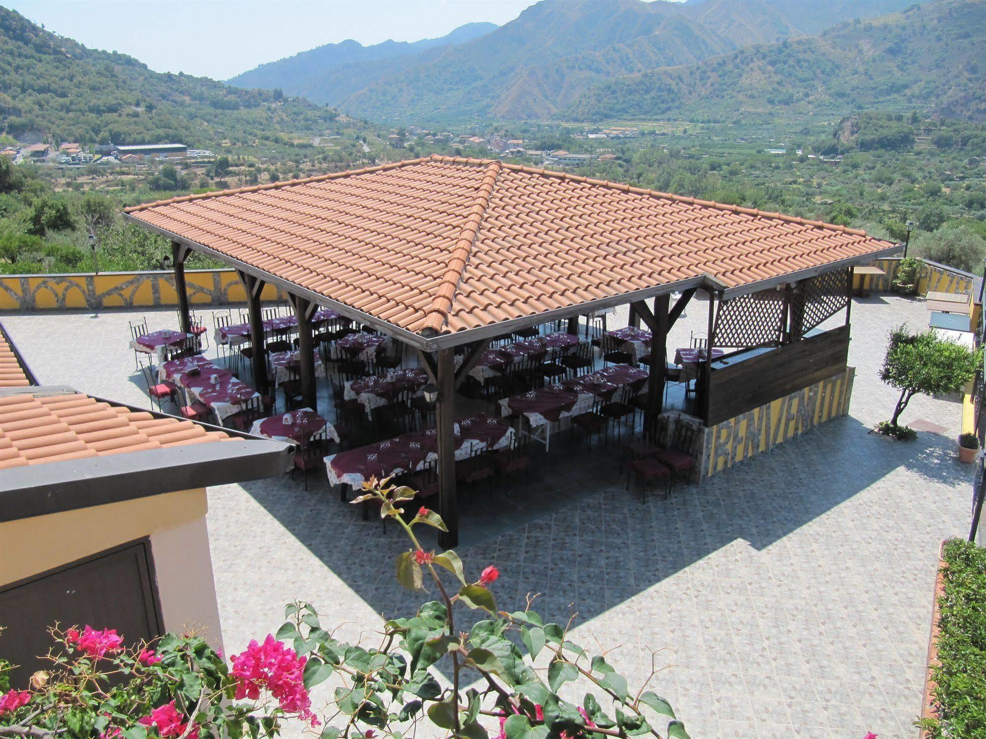 Agriturismo Ghiritina Франкавілла-ді-Сицилія Екстер'єр фото